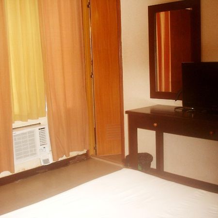 Roxas Midtown Hotell Eksteriør bilde