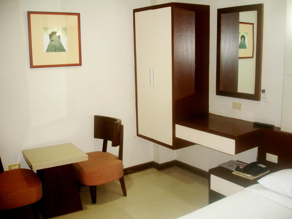Roxas Midtown Hotell Rom bilde